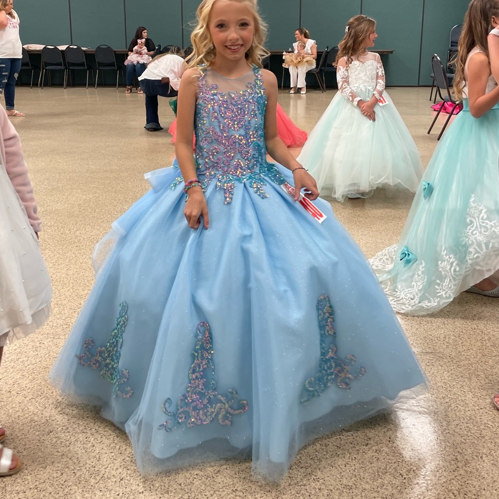 Young girl dress